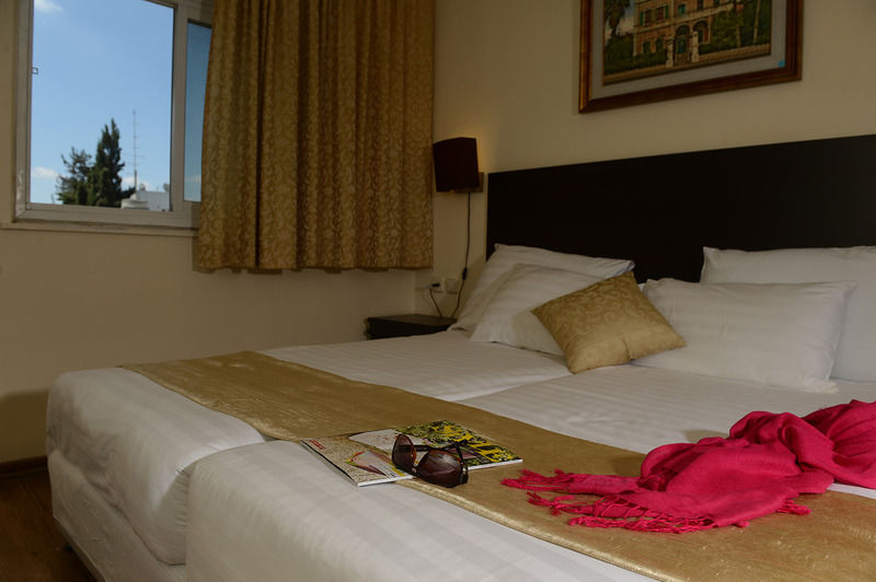 ลิตเติ้ลเฮาส์ อิน เรชาเวีย Hotel เยรูซาเลม ภายนอก รูปภาพ