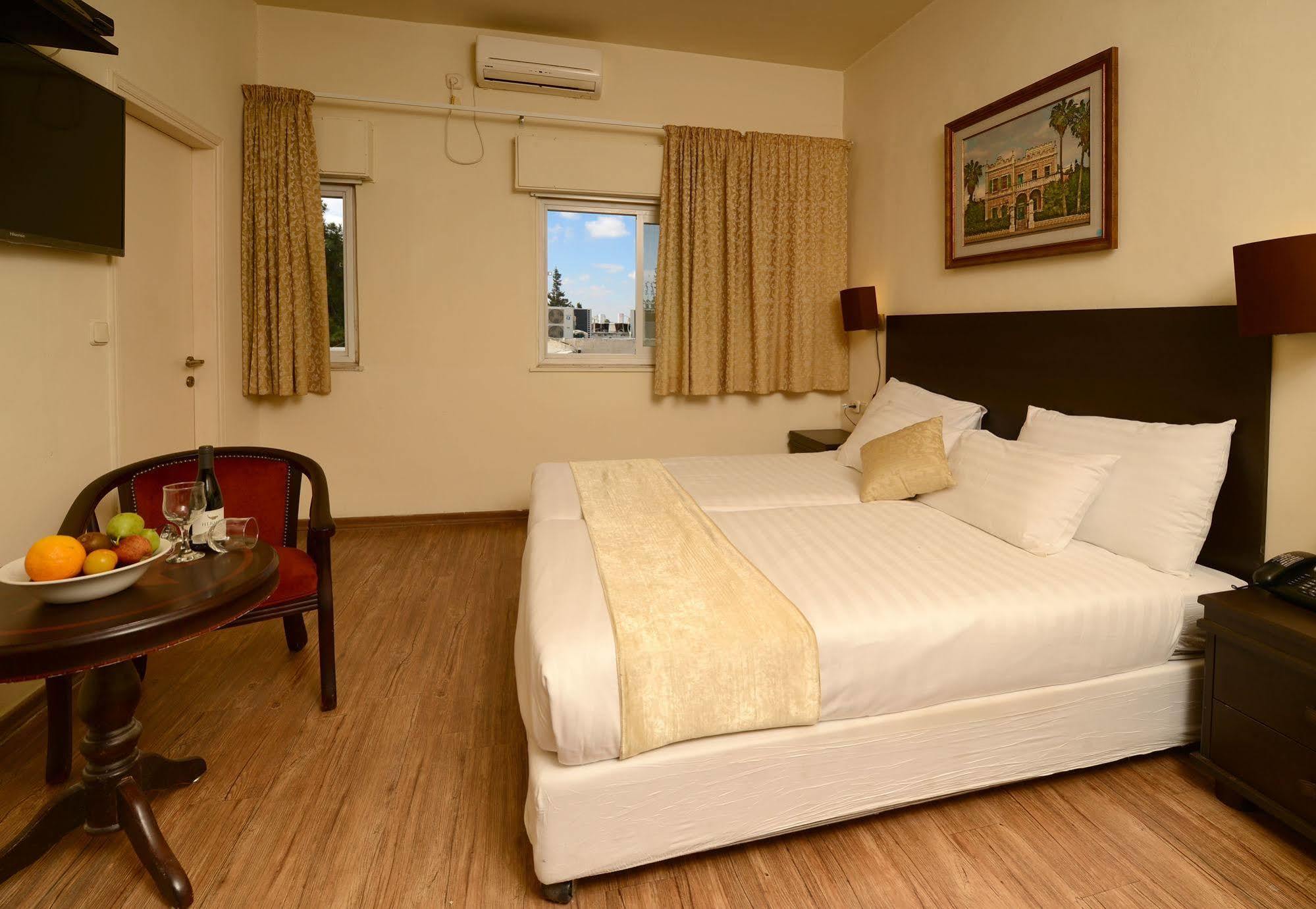 ลิตเติ้ลเฮาส์ อิน เรชาเวีย Hotel เยรูซาเลม ภายนอก รูปภาพ