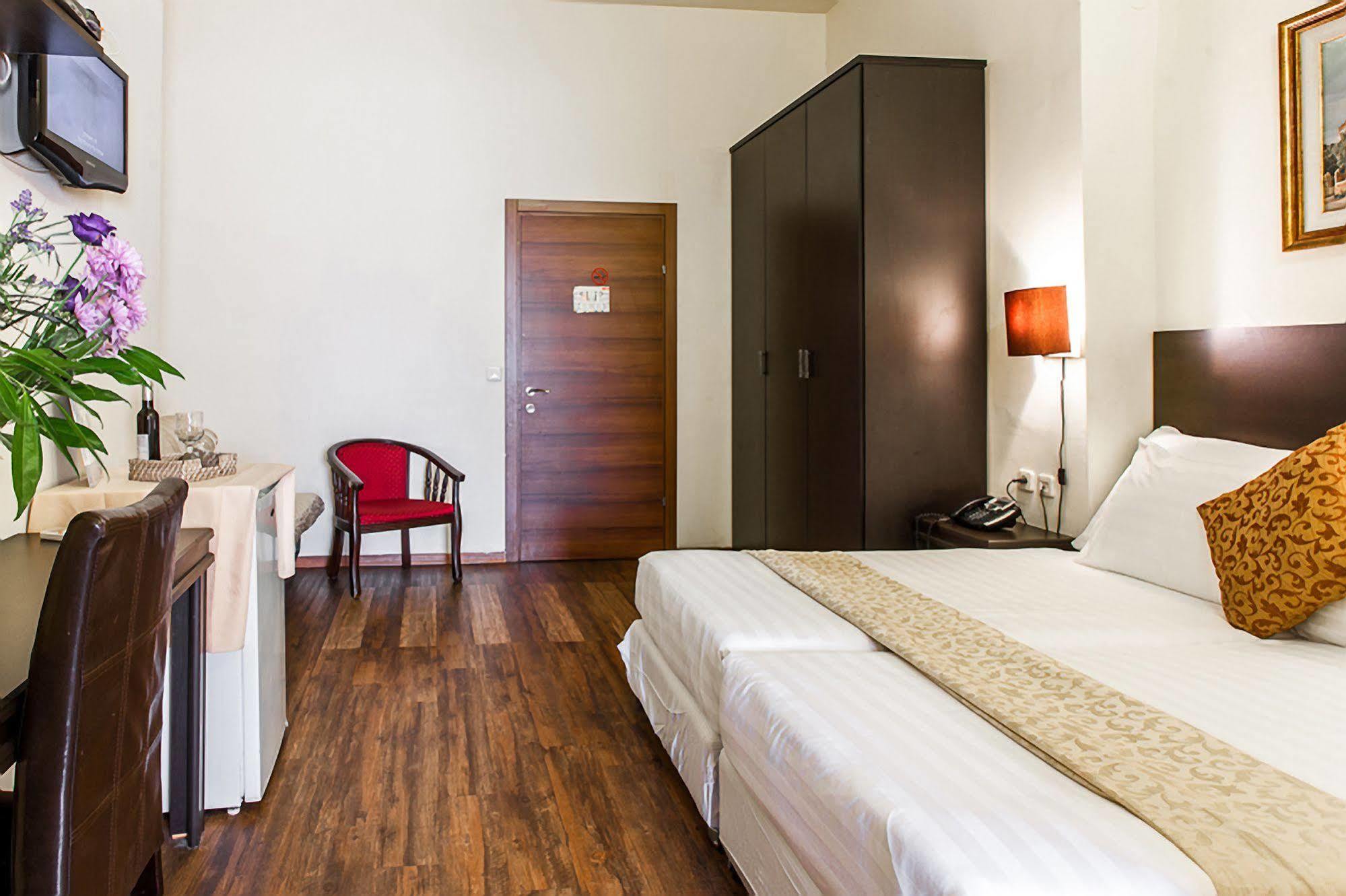 ลิตเติ้ลเฮาส์ อิน เรชาเวีย Hotel เยรูซาเลม ภายนอก รูปภาพ
