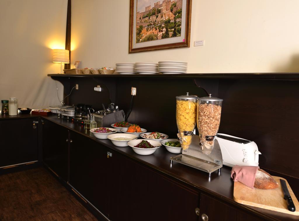 ลิตเติ้ลเฮาส์ อิน เรชาเวีย Hotel เยรูซาเลม ภายนอก รูปภาพ